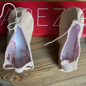 Capezio Girls Ballet Sipper - size 10.5 NEW